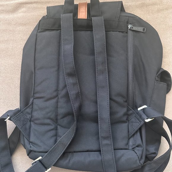 Herschel - Mini Retreat Backpack - Picture 3 of 6